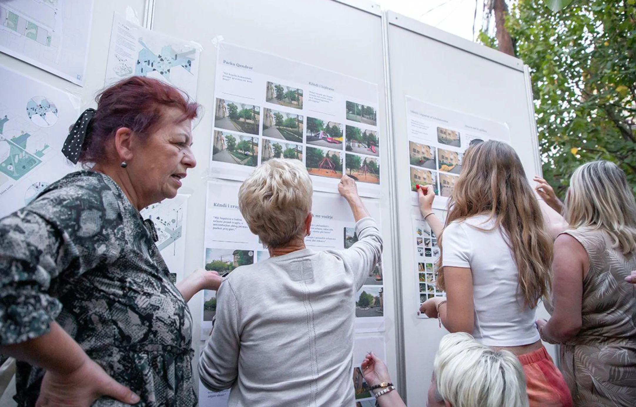 A city wants to involve citizens in redesigning a public square
